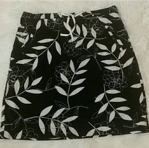 ANN TAYLOR LOFT Black & White Embroidered Short Floral Skirt 2